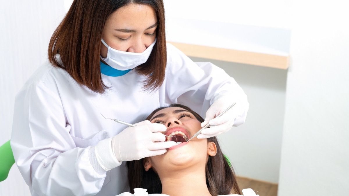 Kenapa Tak Boleh Langsung Makan Setelah Tambal Gigi?