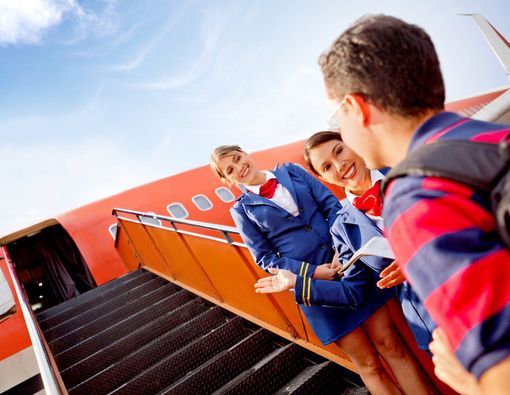 Cara Atasi Kaki Pegal Saat Naik Pesawat