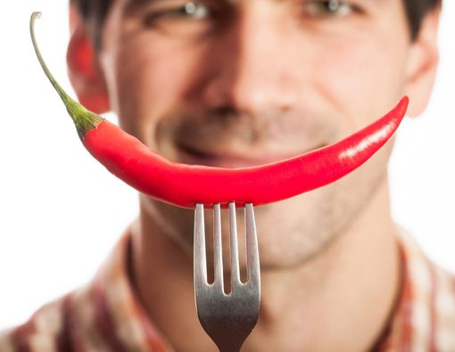 Kenapa Makanan Pedas Bisa Menyebabkan Sakit Perut?