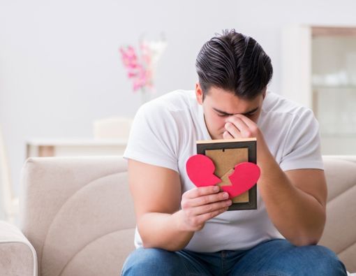 Penyebab Pria Mudah Kangen dengan Mantan