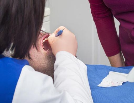 Penanganan Gusi Berdarah bagi Penderita Diabetes