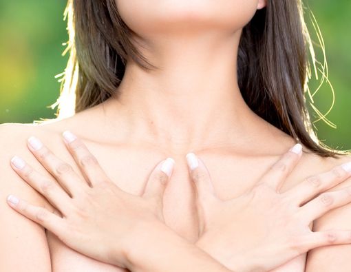 Cara Mengencangkan Payudara yang Kendur Secara Alami