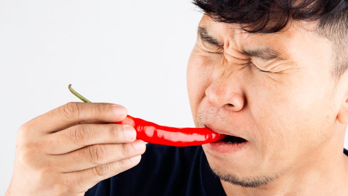 Benarkah Makanan Pedas Bisa Sebabkan Sakit Gigi?