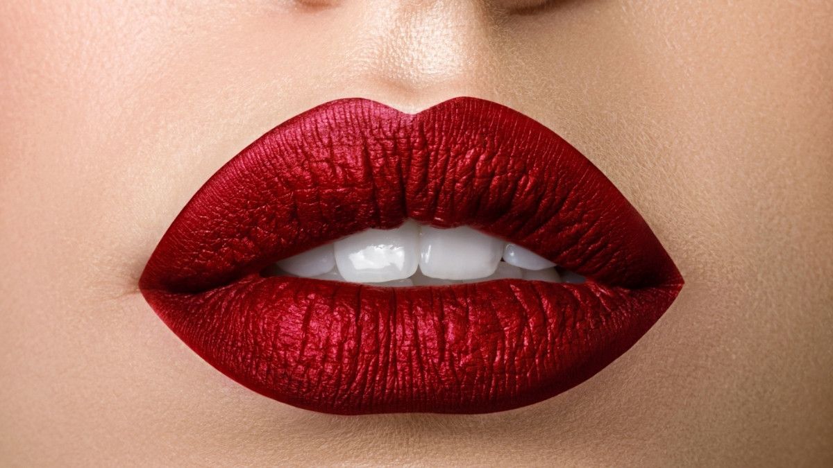 Penggunaan Lipstik Matte Bikin Bibir Kering, Ini Penyebabnya