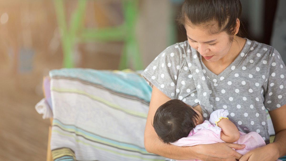 Bunda, Inilah Pentingnya Posisi Menyusui yang Benar