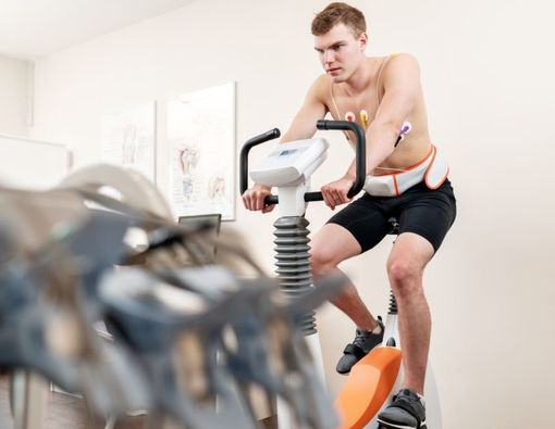 Kapan Anda Memerlukan Pemeriksaan EKG Jantung?