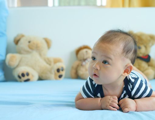 Bunda, Yuk, Buat Anak Rutin Melakukan Tummy Time