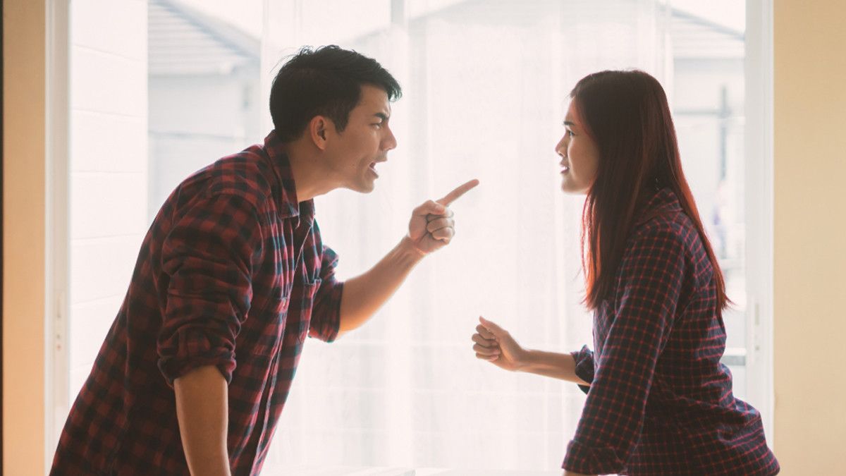 Ilustasi Orang Tua Hindari Bertengkar di Depan Anak