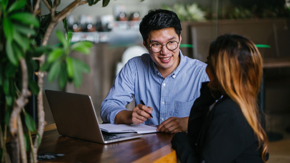 Meski Terkesan Centil, Tapi Menggoda Gebetan Juga Punya Manfaat lo!
