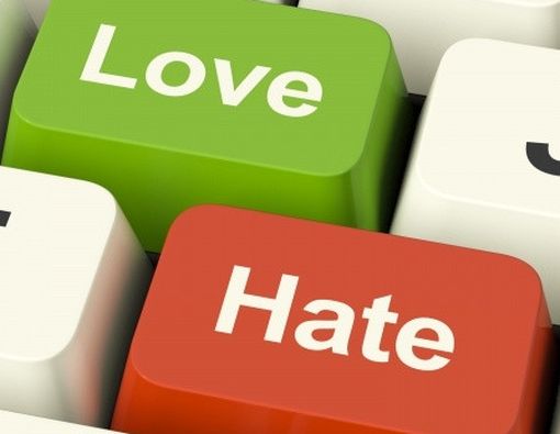 Benci dan Cinta Itu Tipis