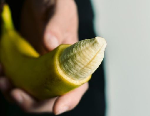 Risiko Kesehatan Ritual Sifon, Sunat Pakai Bambu