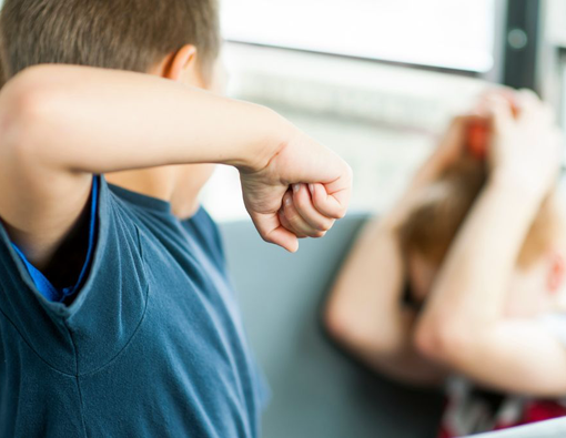 Anak Dipukul Temannya? Ini yang Harus Dilakukan Orang Tua