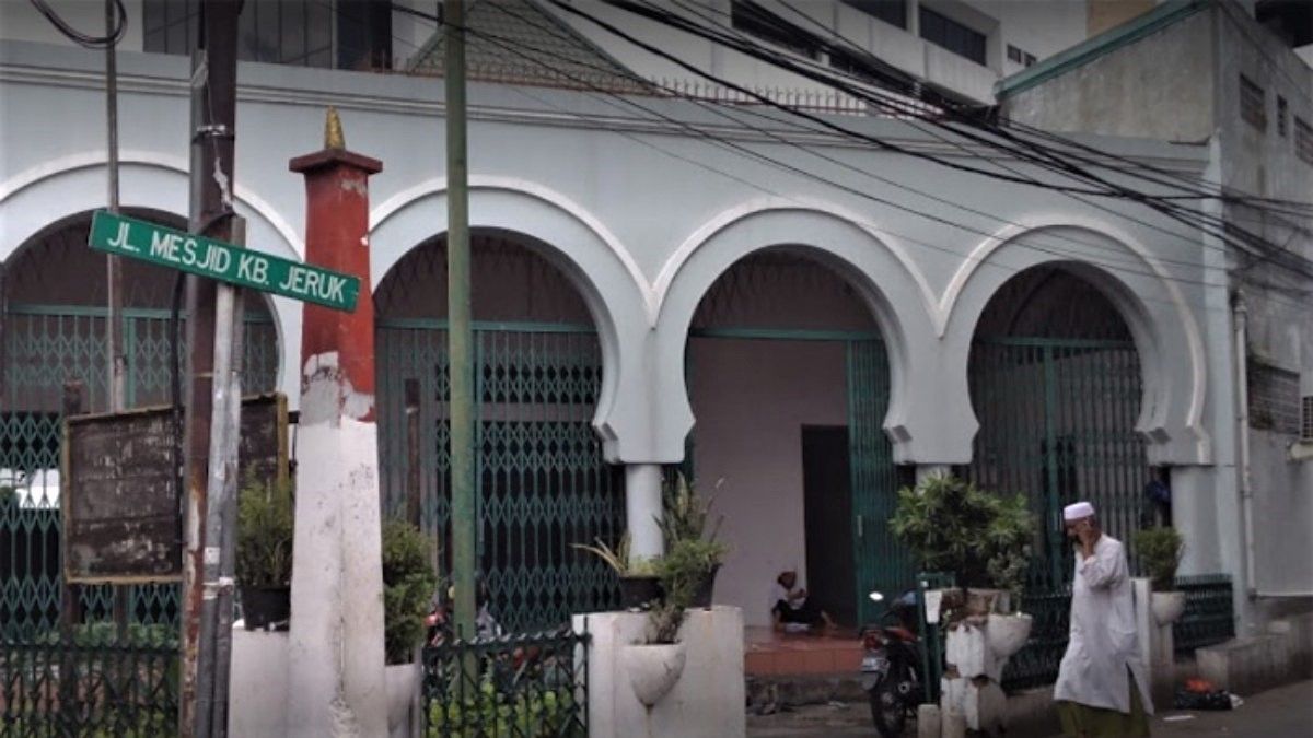 3 Positif COVID-19, Ratusan Jemaah Masjid Kebon Jeruk Dikarantina