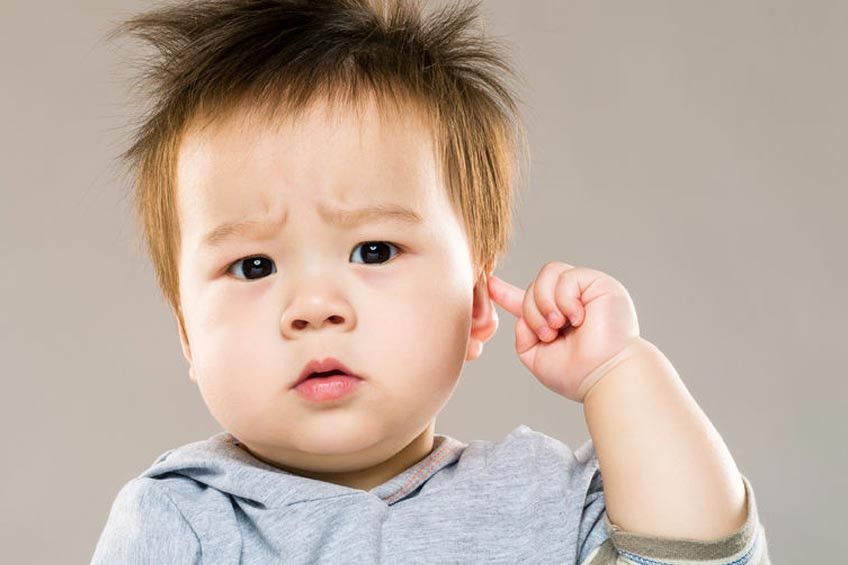 Mengenali Tanda-tanda Gangguan Pendengaran pada Bayi
