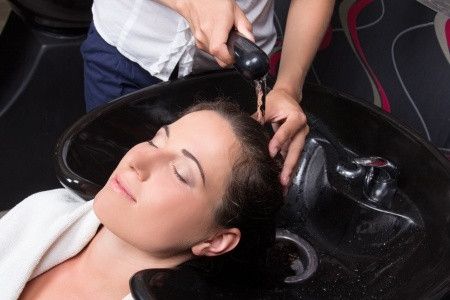 Memilih Perawatan Rambut  Sesuai dengan Masalah