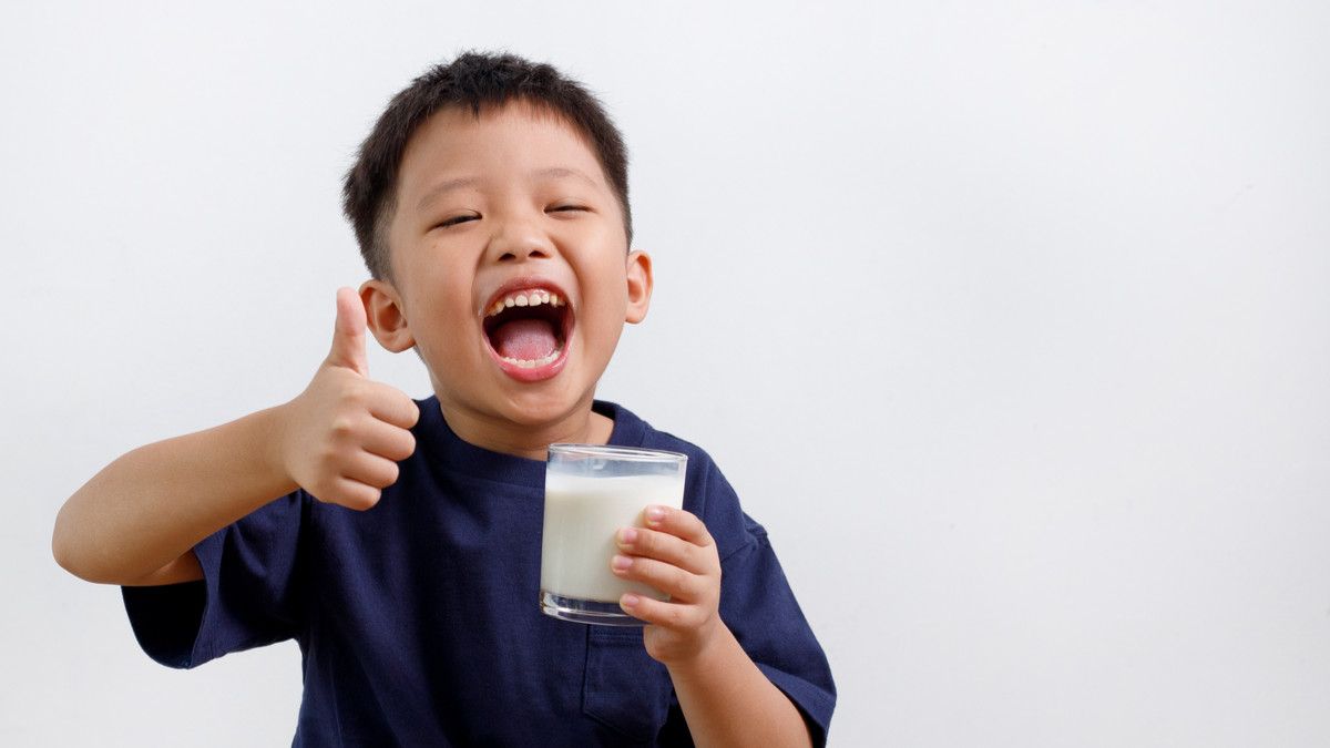 Pengaruh Susu Bisa Bikin Gigi Anak Rusak, Ini Faktanya!