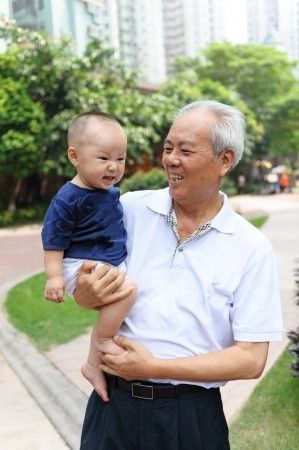 Usia Ayah Tua, Anak Berisiko Sakit Mental