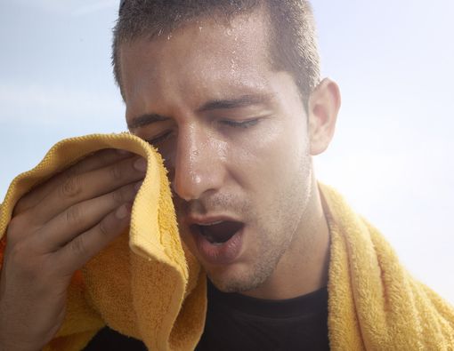 Benarkah Keringat Bisa Mengeluarkan Racun?