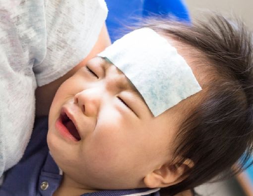 Anak Demam karena Tumbuh Gigi, Mitos atau Fakta?