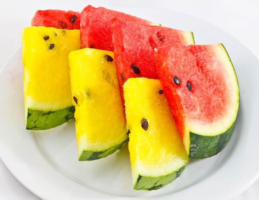 Semangka Merah atau Kuning, Mana Lebih Kaya Nutrisi?