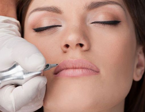 Sulam Bibir Sebagai Make Up Permanen, Amankah?