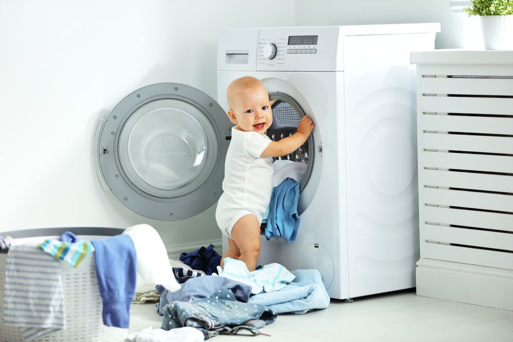 Cara Mencuci Pakaian Bayi yang Benar