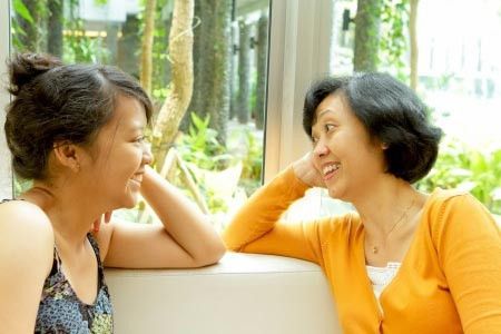 Kapan Harus Berdiskusi tentang Menstruasi dengan Anak?