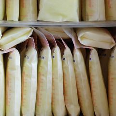 Tips Mencari Donor ASI Sehat dan Berkualitas untuk Bayi
