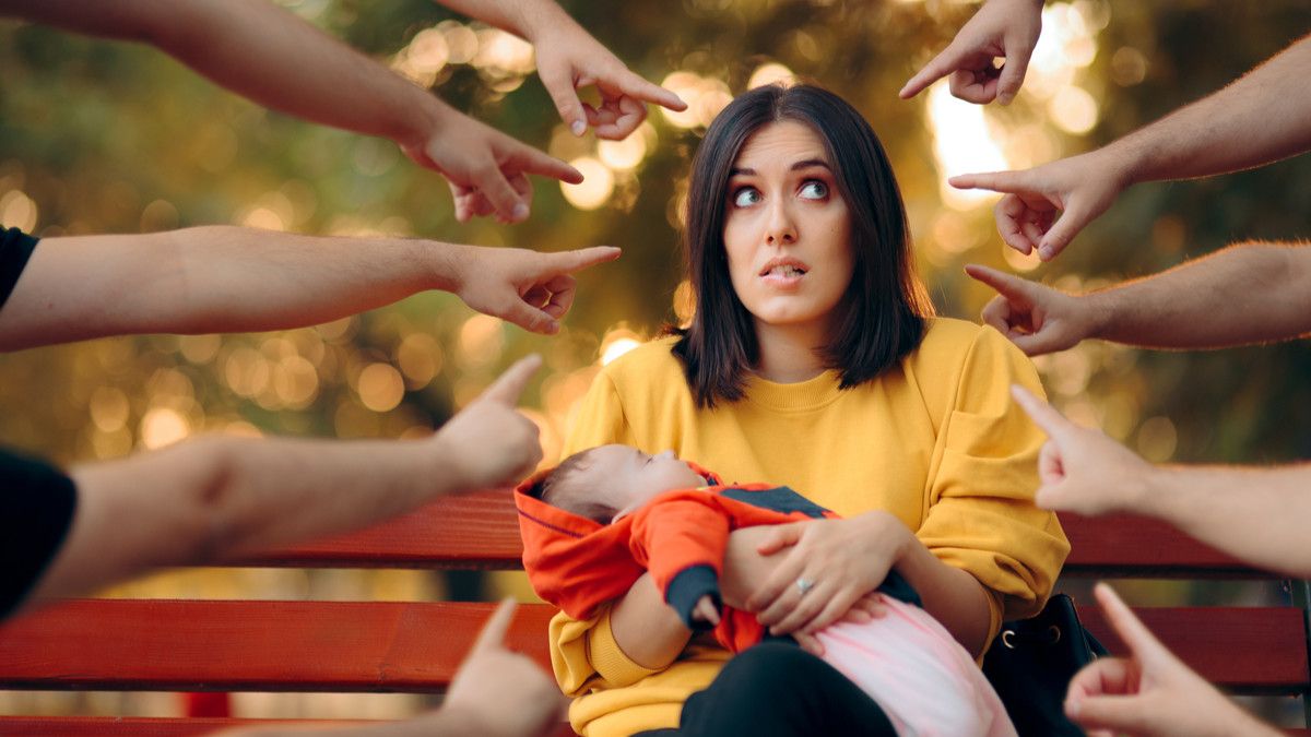 Cara Mengatasi Mom Shaming agar Tak Rusak Mental Ibu