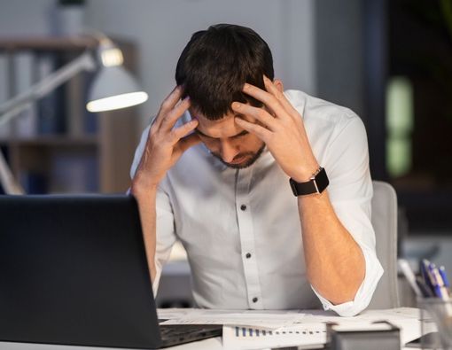 Cara Menghadapi Karyawan Fraudster di Kantor