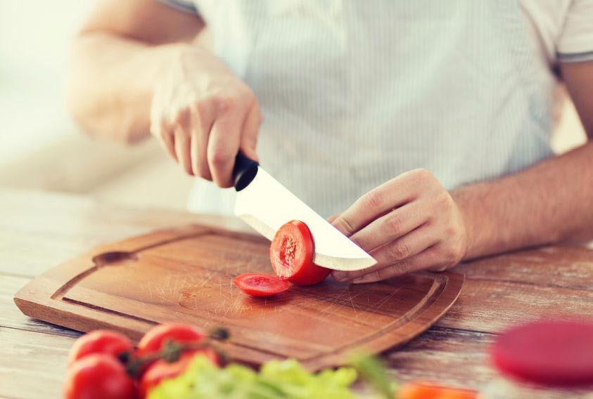 Tomat, Lebih Baik Dimasak atau Dimakan Mentah?
