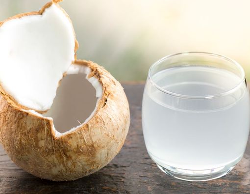 Sedang Sakit Gigi Bolehkah Minum Air Kelapa?