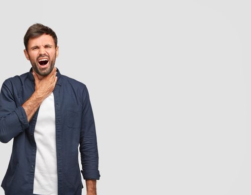 Bolehkah Minum Obat Batuk untuk Redakan Radang Tenggorokan?