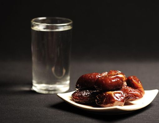 Apakah Berbuka Memang Harus dengan yang Manis? 