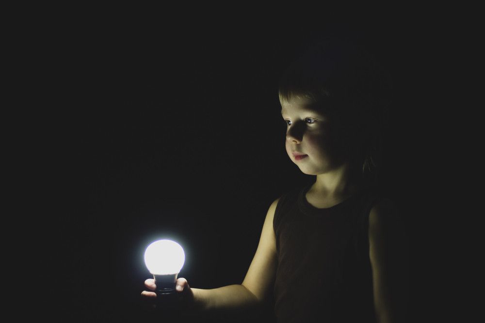 Anak Takut Gelap? Atasi dengan Cara Ini