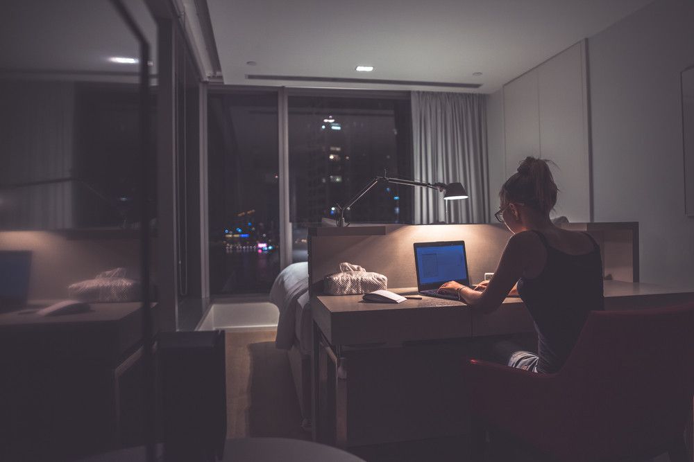 Hobi Begadang? Awas, Alzheimer Mengintai!