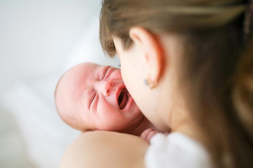 The Hold: Cara Ajaib untuk Hentikan Tangisan Bayi