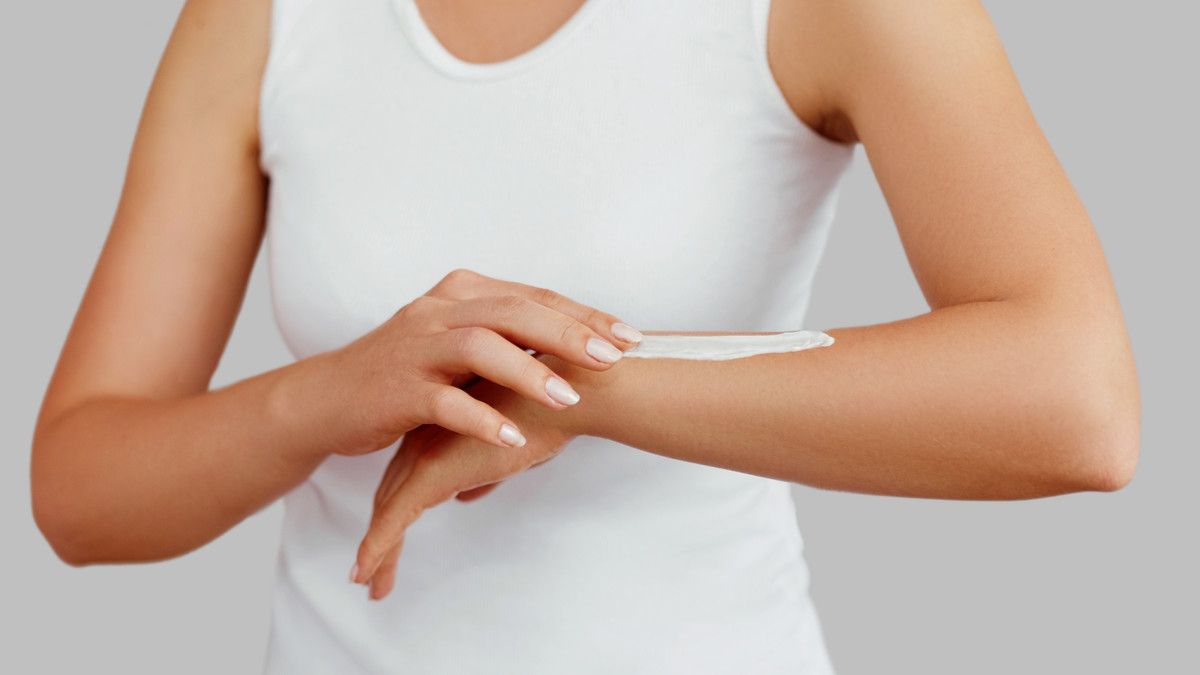 Pakai Hand Body Lotion Bikin Bulu Makin Lebat?