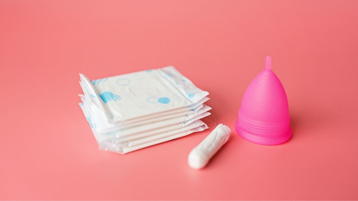 Saat Haid, Lebih Aman Pakai Menstrual Cup, Tampon, atau Pembalut?