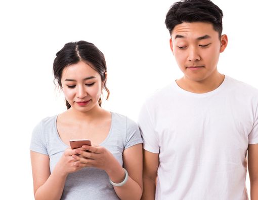 Curiga Berlebihan, Benarkah Tanda Gangguan Paranoid?