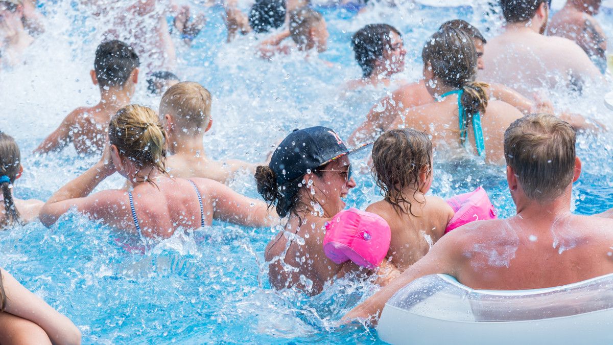 Bisakah Hamil Karena Ada yang Ejakulasi di Kolam Renang?