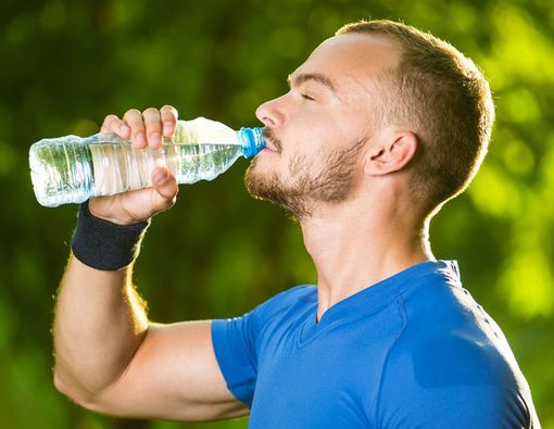 Ini Akibatnya Jika Anda Minum Air Kedaluwarsa