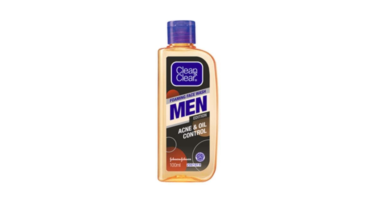 12. Clean & Clear Men Oil Free Facial Wash