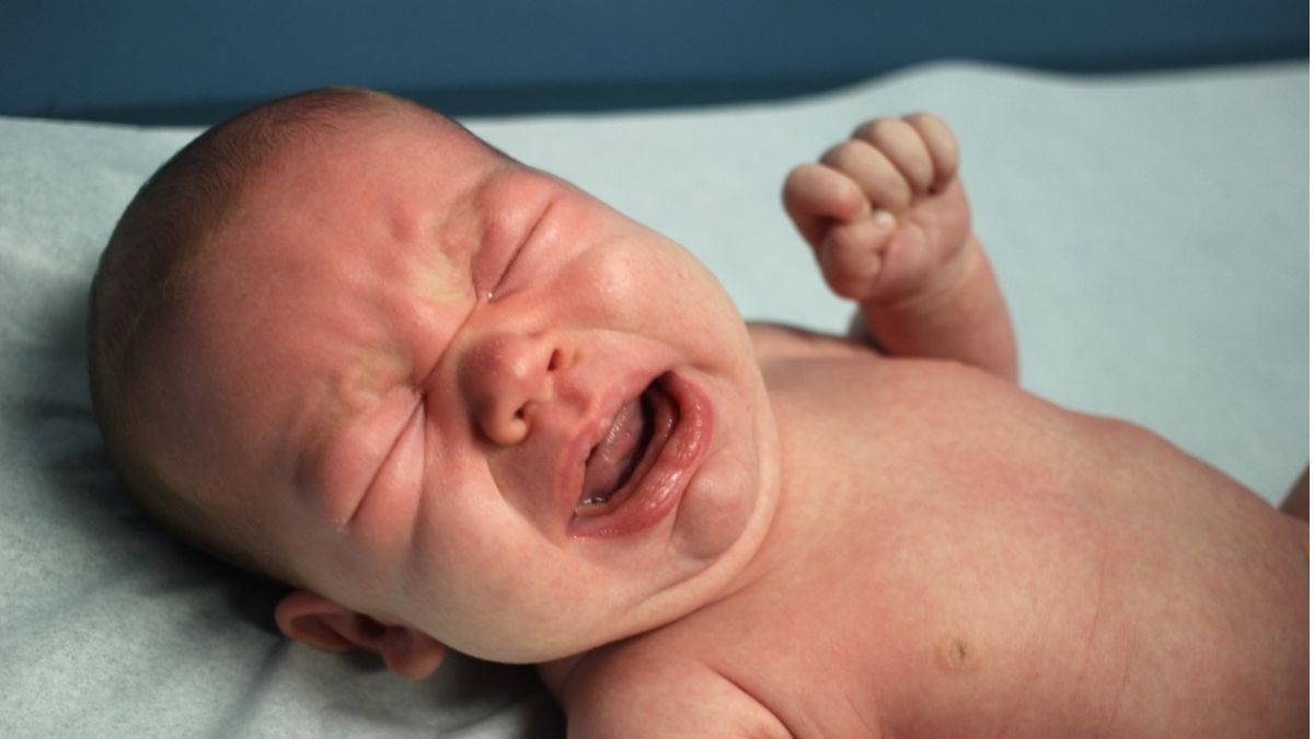 Ciri dan Tanda Bayi Kepanasan yang Wajib Orangtua Ketahui