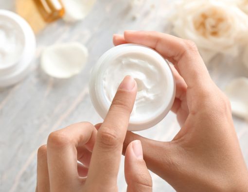 Bolehkah Menggunakan Skincare yang Sama untuk Pagi dan Malam Hari?