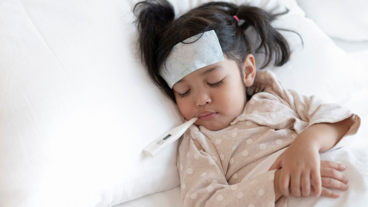 Sering Kejang Saat Demam Bisa Berdampak Turunkan Kecerdasan Anak?