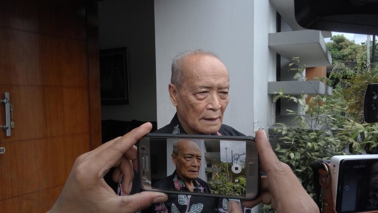 Kencing Berdarah yang Dialami Buya Syafii Maarif, Gejala Apa?