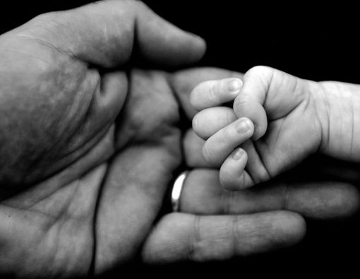 Bayi Diduga Terinfeksi Virus Corona, Sang Ayah Hanya Bisa Menangis