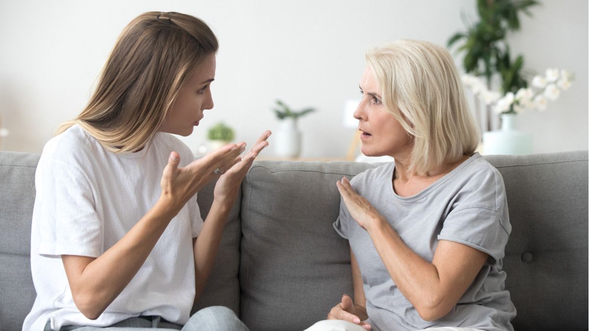 Ilustrasi Menantu Wanita Tidak Akur dengan Ibu Mertua