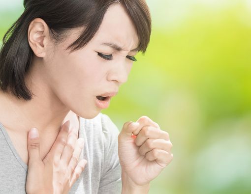 Benarkah Batuk Menyebabkan Bau Mulut?